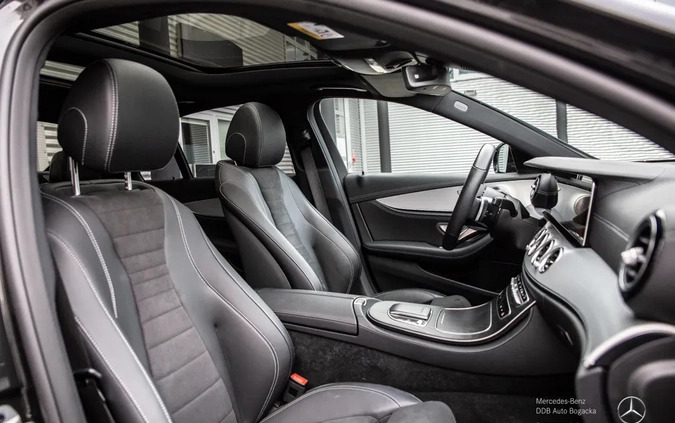 Mercedes-Benz Klasa E cena 249900 przebieg: 9893, rok produkcji 2022 z Władysławowo małe 301